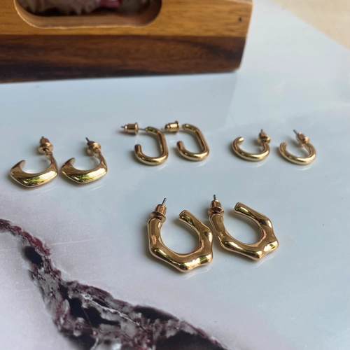 پک چهارتایی گوشواره رنگ طلایی میخی