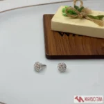 گوشواره میخی نقره‌ای کریستالی 925 برند Accessories - Image 2