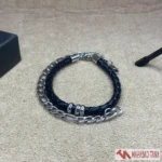 دستبند مردانه چرم مشکی و زنجیر فلزی - Image 2