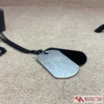 گردنبند مردانه دو پلاک لایه‌ای مشکی و نقره‌ای - Image 2